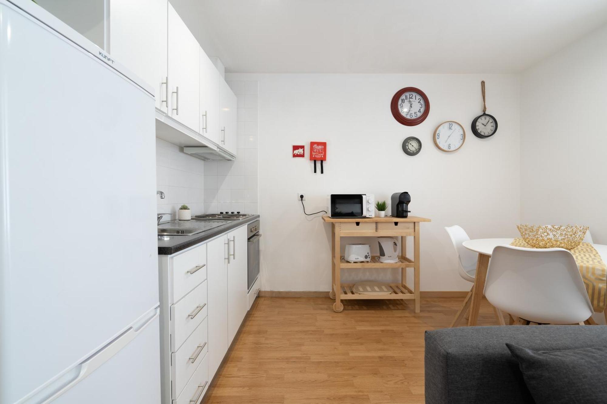 Апартаменты Host Wise - Colorful Fresh Flats - Batalha Порту Экстерьер фото