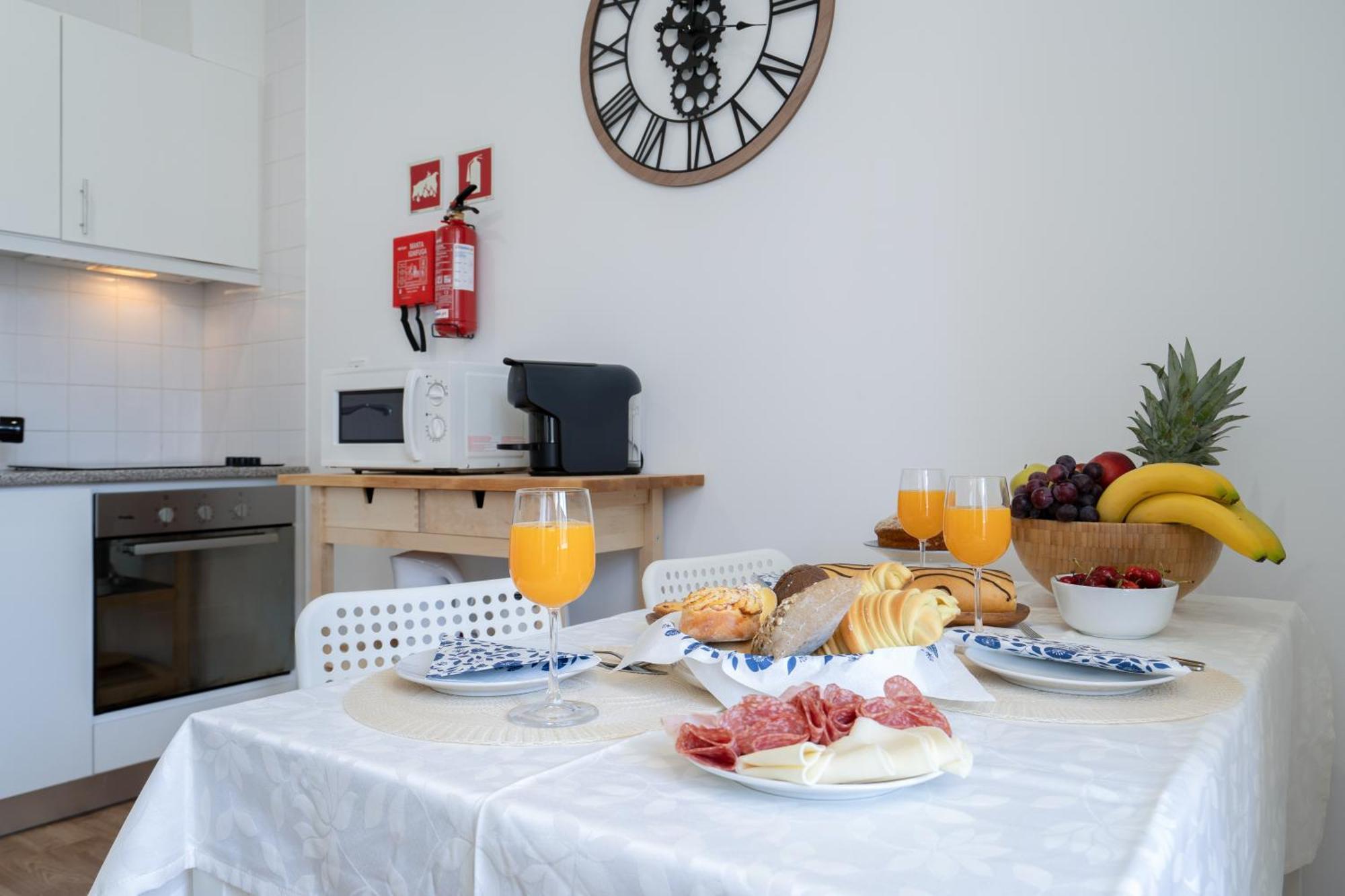 Апартаменты Host Wise - Colorful Fresh Flats - Batalha Порту Экстерьер фото